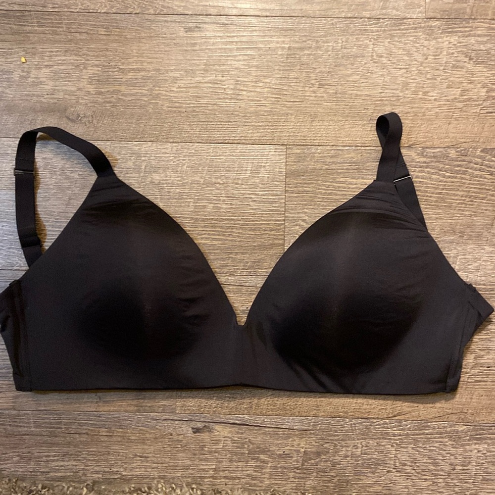 NWT Skims T Shirt Bra